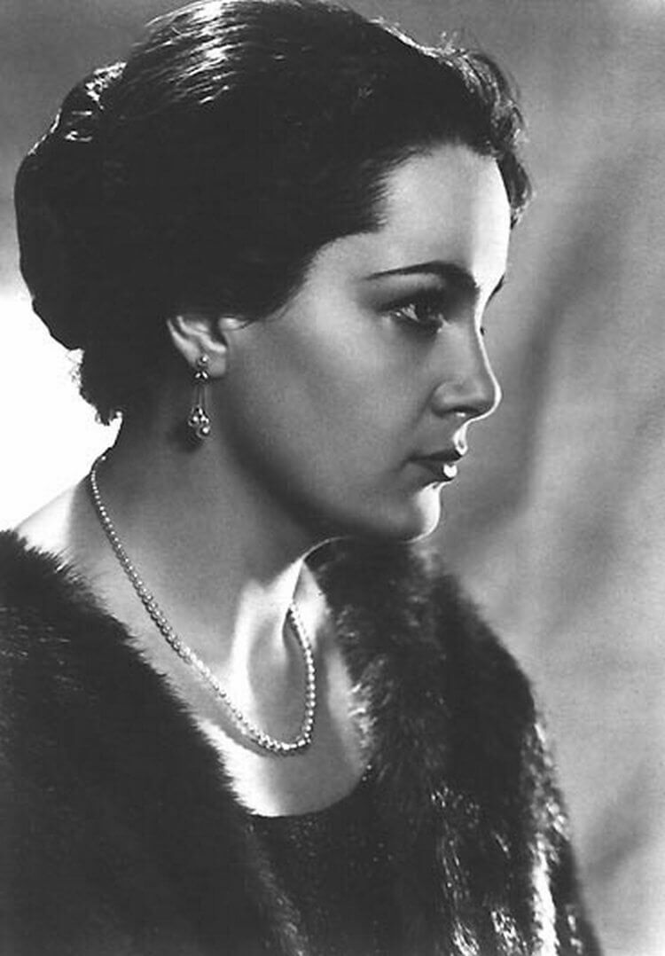 Безмерно талантливая и одинокая: 89-летняя Элина Быстрицкая рассказала о своей жизни