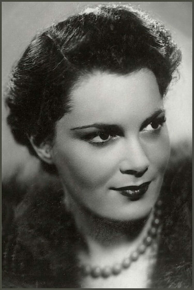Безмерно талантливая и одинокая: 89-летняя Элина Быстрицкая рассказала о своей жизни