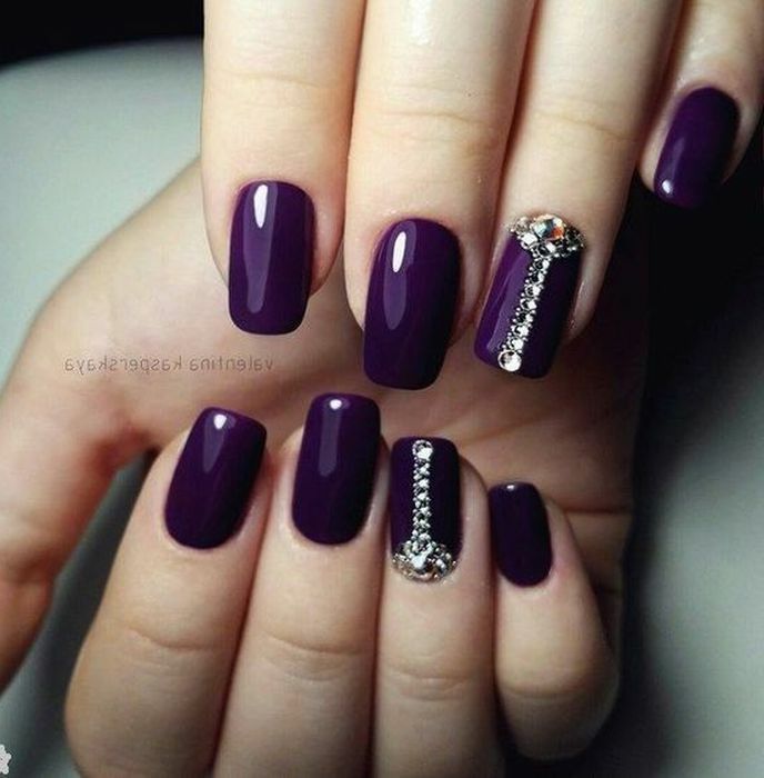 фиолетовый цвет на ногтях фото